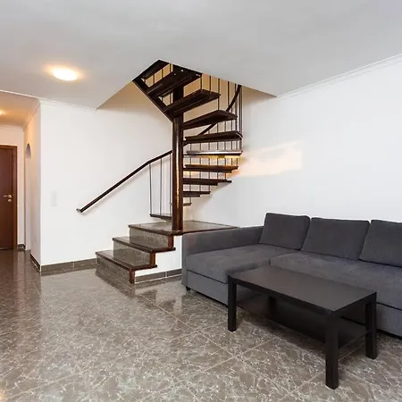 Tejita Apartment *